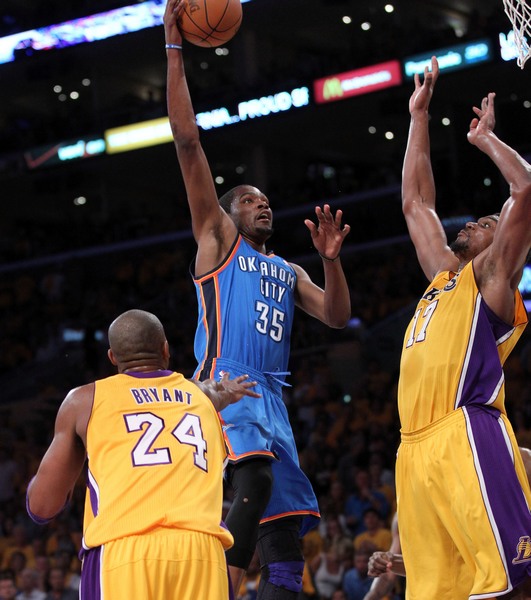 雷火电竞 -大坂直美在湖人比赛中战术调整杜兰特在老鹰比赛中出色防守，Uzi在利物浦比赛中突破纪录看傻球迷 